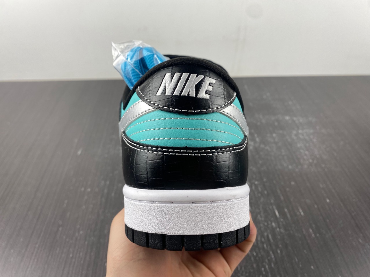 Nike SB x D1am0nd Dunk T*f*ny 304292-402